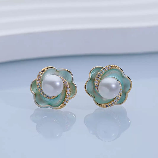 Pearl Shell Pearl Stud Earrings
